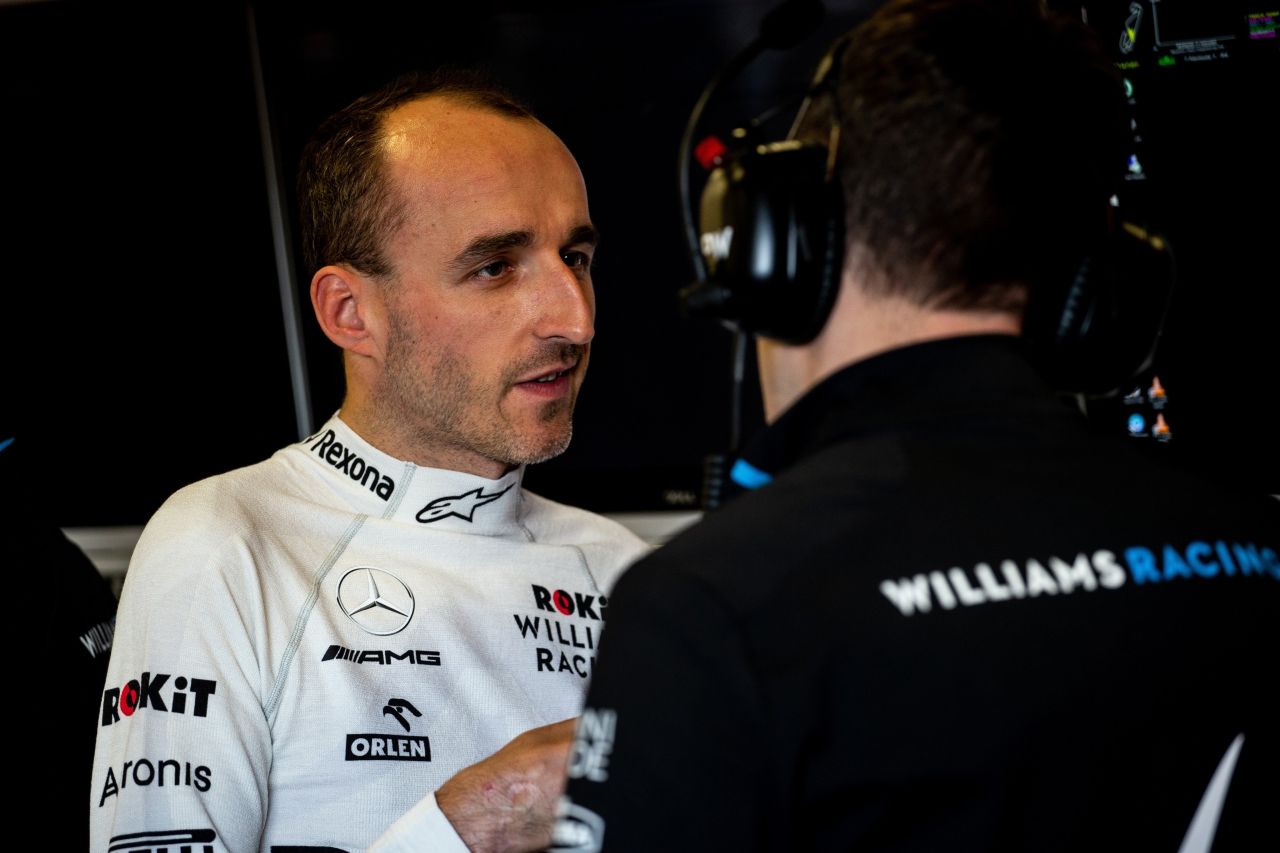 Kubica nie pokaza co potrafi przez czerwon flag