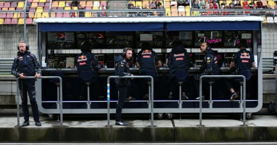 Berger wskazuje Vettelowi błąd, przez który nie wygrywa z Ferrari