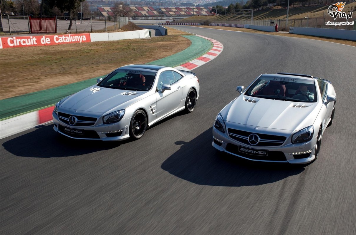 Schumacher i Rosberg wyprbowali nowy samochd bezpieczestwa F1 - Mercedesa SL63 AMG