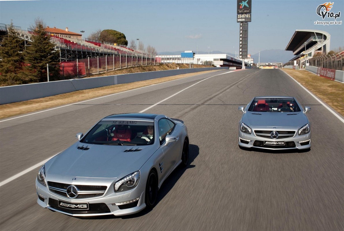 Schumacher i Rosberg wyprbowali nowy samochd bezpieczestwa F1 - Mercedesa SL63 AMG