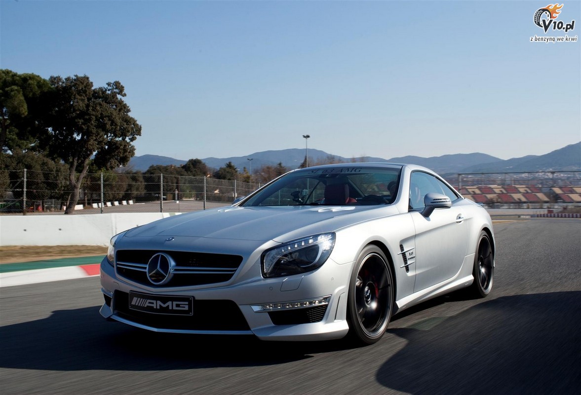 Schumacher i Rosberg wyprbowali nowy samochd bezpieczestwa F1 - Mercedesa SL63 AMG
