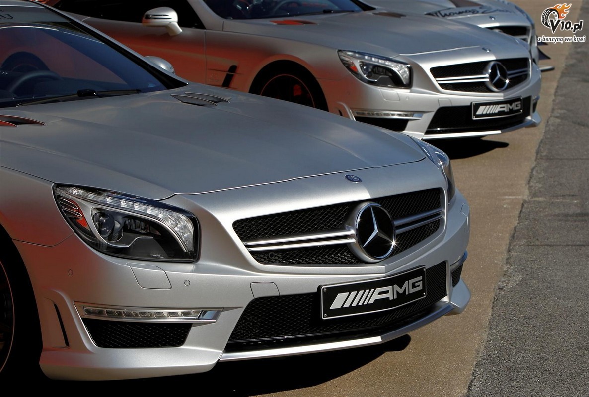 Schumacher i Rosberg wyprbowali nowy samochd bezpieczestwa F1 - Mercedesa SL63 AMG