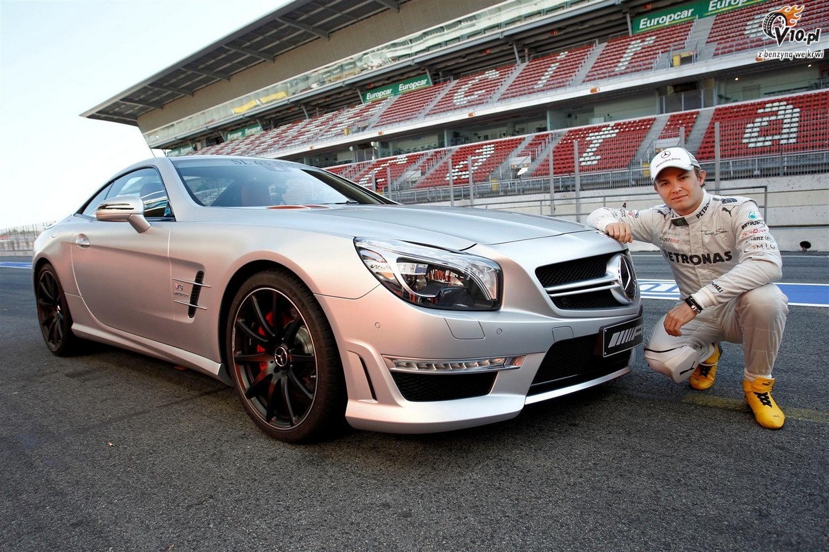 Schumacher i Rosberg wyprbowali nowy samochd bezpieczestwa F1 - Mercedesa SL63 AMG