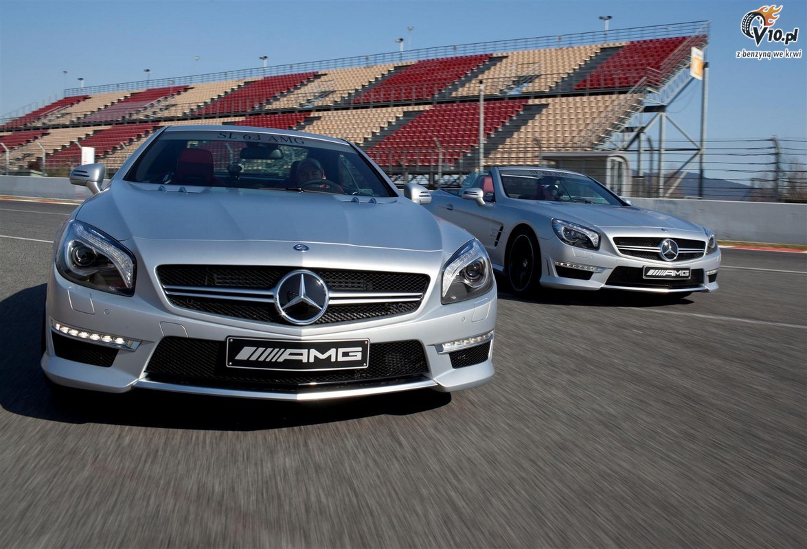 Schumacher i Rosberg wyprbowali nowy samochd bezpieczestwa F1 - Mercedesa SL63 AMG