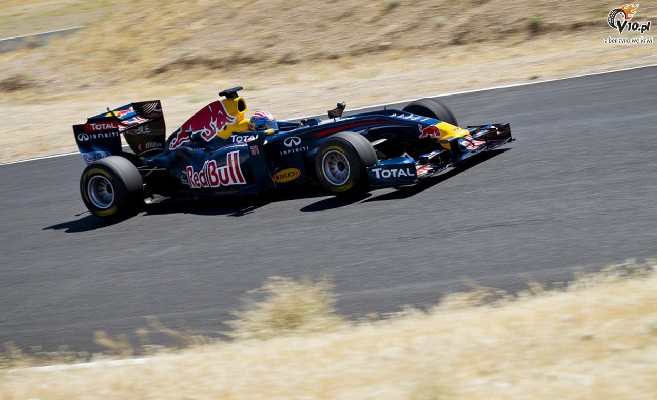 Tom Cruise zasmakowa maszynerii F1 - dziki Red Bullowi