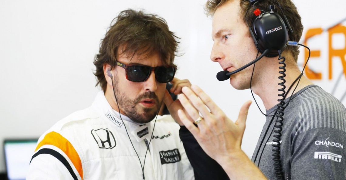 Alonso z powrotem na starym silniku