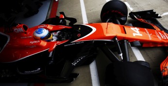 Alonso cieszy się z wygrania Q1