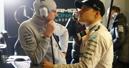 Hamilton porównuje jazdę tegorocznym bolidem Mercedesa do ujarzmiania byka