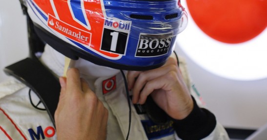 Button powierzył fanom wybór kasku na sezon 2016