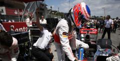 Button: Magnussen rzuca si na gbok wod