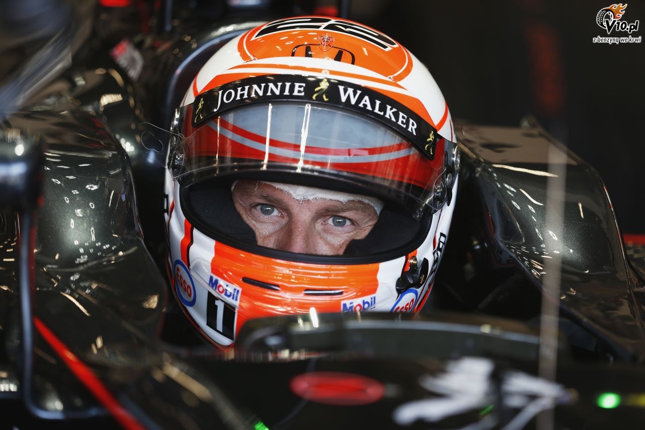 Button powierzy fanom wybr kasku na sezon 2016