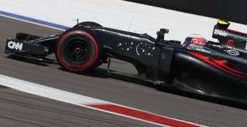 Button doradza F1 poprawę ujęć bolidów w transmisji telewizyjnej