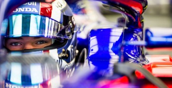 Gasly dostał odłamkiem w kask
