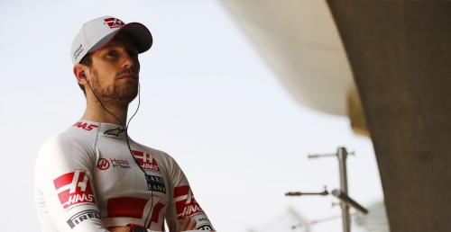 Grosjean z kar cofnicia na starcie