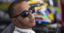 Hamilton radzi Ricciardo atakowa Vettela