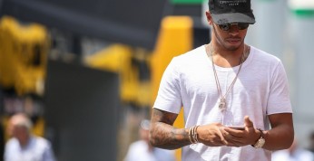 Hamilton: Formuła 1 była w epoce kamienia łupanego