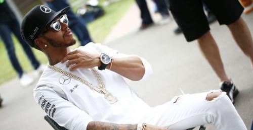 Hamilton pewny siebie przed GP Bahrajnu mimo serii porażek z Rosbergiem