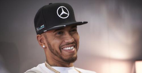 Hamilton odpoczywał z Ritą Orą