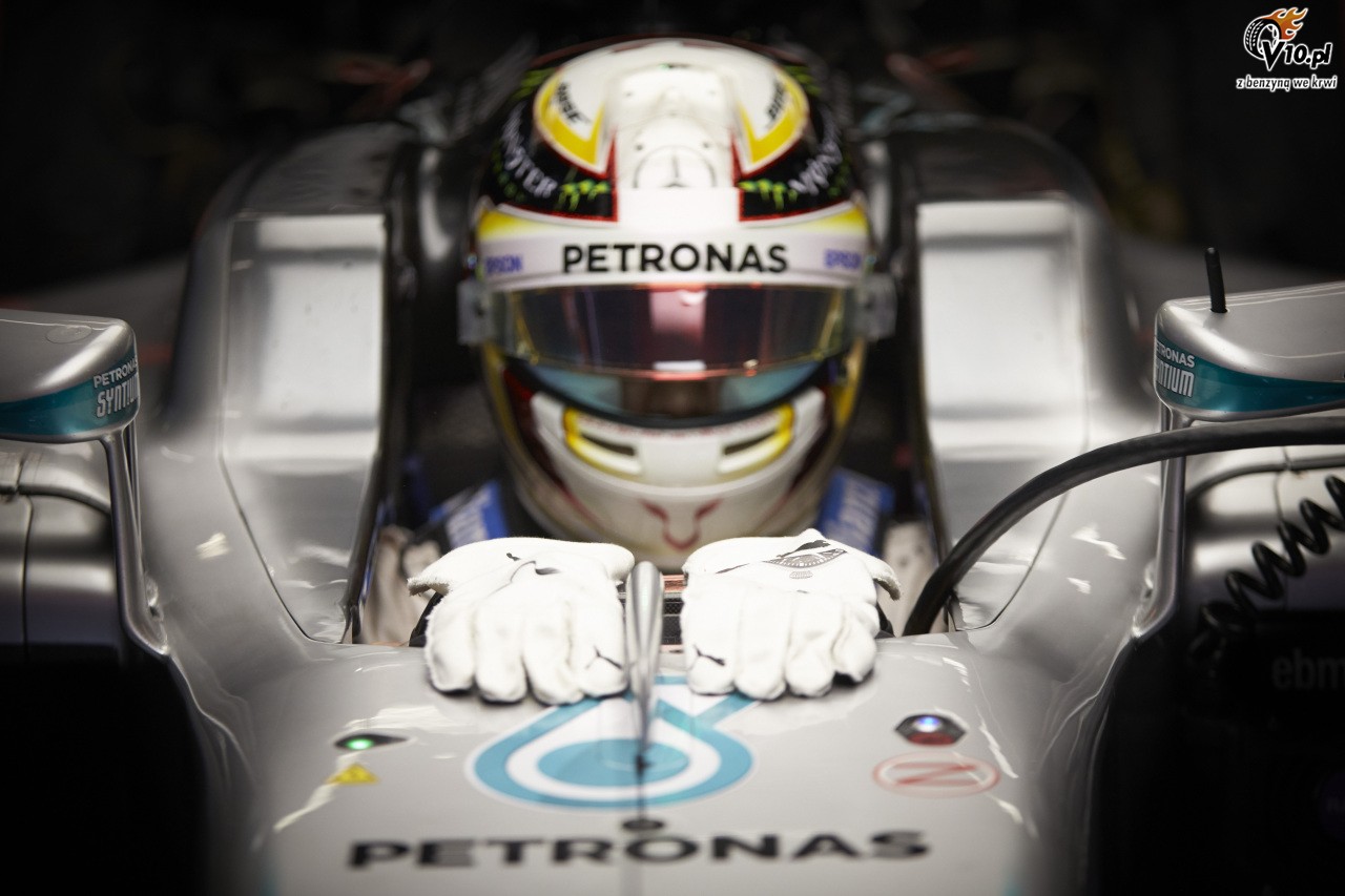 Mercedes zmieni rkawiczki Hamiltonowi i Rosbergowi dla lepszych startw