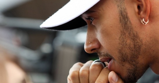Hamilton robi podchody do jazdy testowej motocyklem MotoGP. Zamieni się maszynami z Rossim?