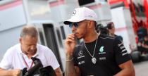 Hamilton jecha na p gazu po awariach opon u Ferrari