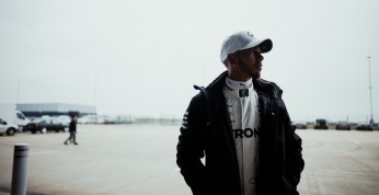 Hamilton nie chce mieć lepszego bolidu od innych