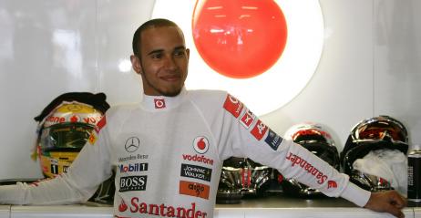 Hamilton chwali McLarena MP4-27
