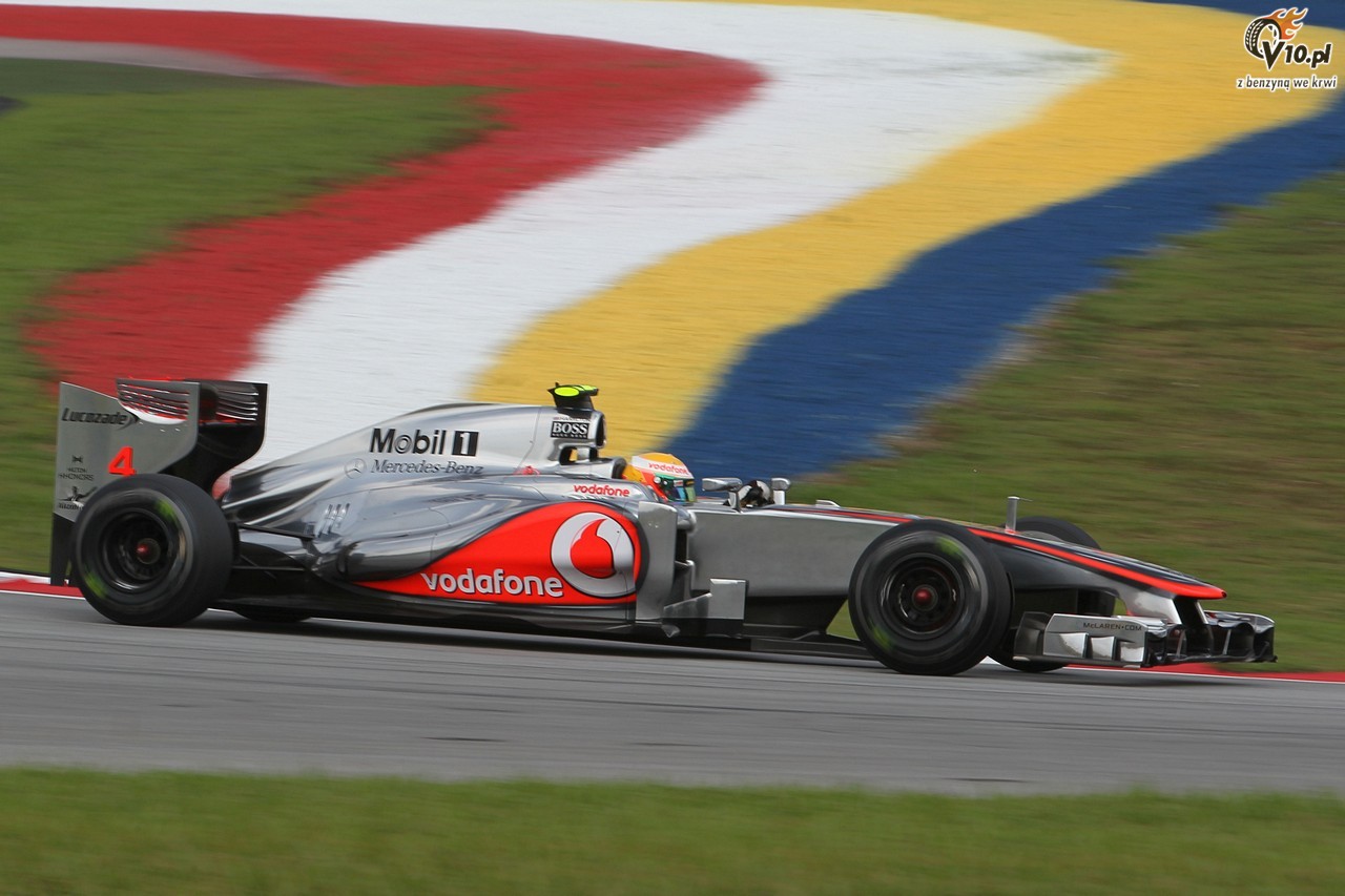 Hamilton szuka tempa wycigowego, Button kwalifikacyjnego
