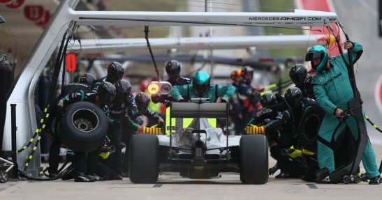 Mercedes odtworzył dźwięk swojego nowego bolidu F1 z potrójnym wydechem