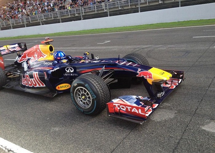 Damon Hill przejecha si Red Bullem z sezonu 2010
