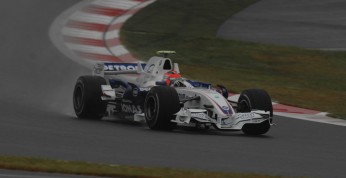 Kubica vs Massa w deszczowym GP Japonii 2007 (wideo)