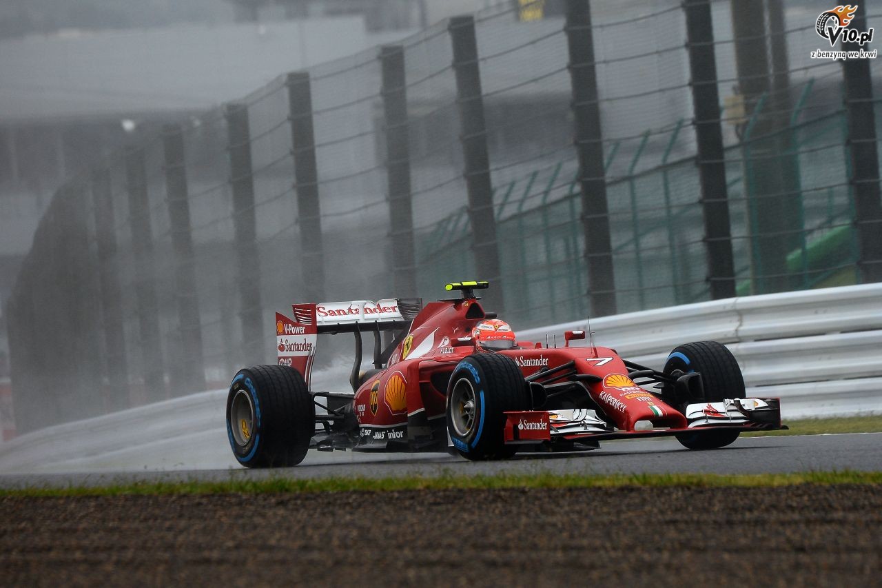 Raikkonen zn�w zmaga si� z bolidem