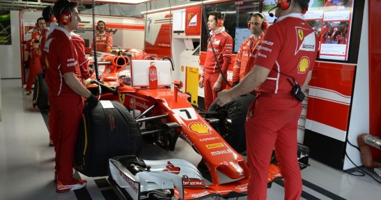 Raikkonen piątym kierowcą z karą cofnięcia na starcie