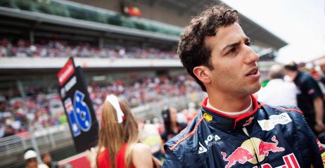 Ricciardo ciągnie do Ferrari
