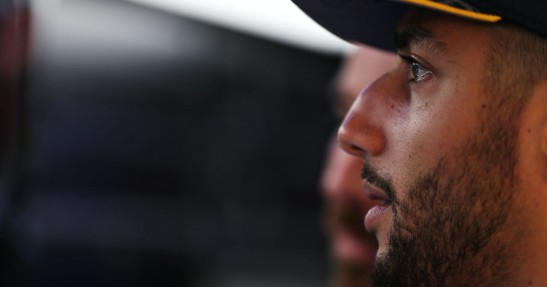Sędziowie F1 krytykowani za nieukaranie Hamiltona