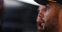 Ricciardo gubi moc na prostych
