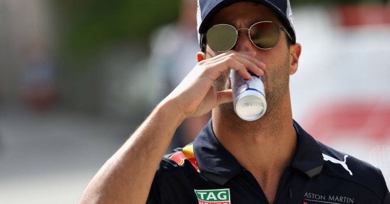Ricciardo zdradza kulisy negocjacji z Mercedesem i Ferrari. Nie chciała go jedna osoba