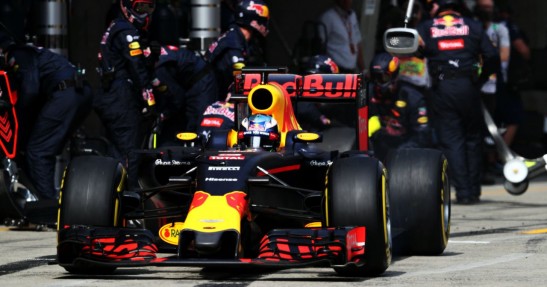 Ricciardo związany z Red Bullem do sezonu 2018 włącznie
