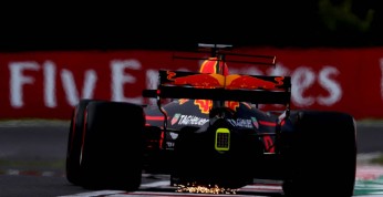 Red Bull dobitnie o awariach silnika Renault. 