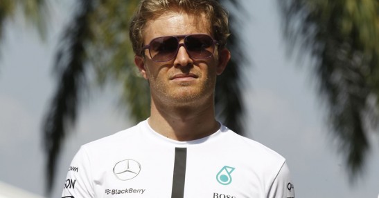 Hamilton odpowiada na groźbę zmiany w składzie kierowców Mercedesa