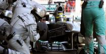 Ecclestone zabra gos ws. afery testowej. Obwinia Mercedesa, broni Pirelli