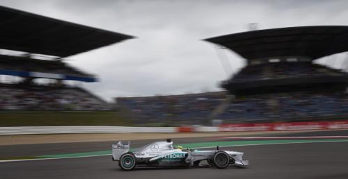 Mercedes testuje na Nurburgringu pasywny DRS