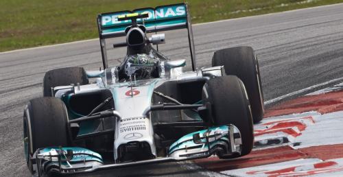 Rosberg czuje oddech rywali Mercedesa na plecach