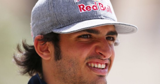 Iskry spod bolidów F1 oślepiają Sainza