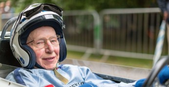 John Surtees odznaczony po raz trzeci przez Królową Elżbietę II