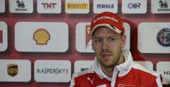 Vettel dosta kar cofnicia na starcie