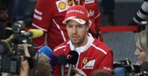 Vettel przeciwny Grand Prix Formuy 1 z dwoma wycigami