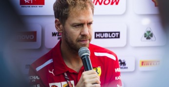 Vettel nie bierze pod uwagę zamiany Ferrari na Mercedesa lub Red...