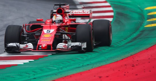 Tegoroczny bolid Ferrari zaskakująco podobny do... mistrzowskiego samochodu Włochów z poprzedniej dekady