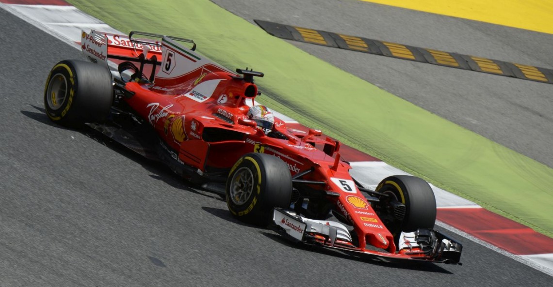 Vettel pokonał Hamiltona na starcie dysponując nową łopatką sprzęgła